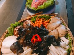 -尚尚仙·酸汤猪手·猪肚鸡火锅(华联万柳购物中心店)