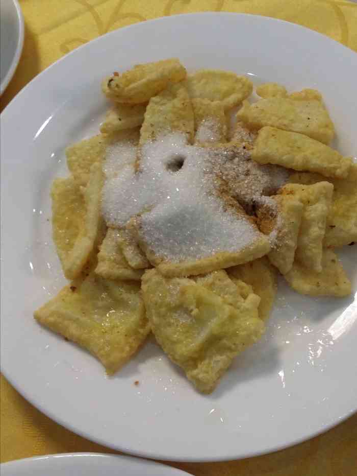 泉水鸡一条街-"泉水鸡一条街,是很多泉水鸡的店组成,好像.