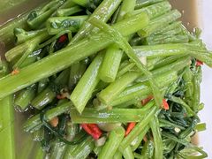-J Daeng Seafood