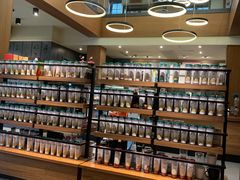 面包甜点陈列柜-星巴克臻选(成都宽窄巷子店)