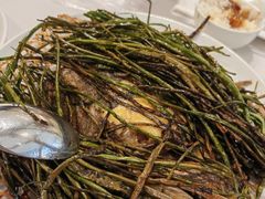 葱烤鸦片鱼头-新吉士·上海菜(浦东LCM置汇旭辉店)