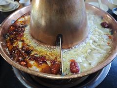 -果松木炭酸菜铜火锅·外婆参鸡汤