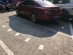 -美廉美超市（增光路店）-停车场