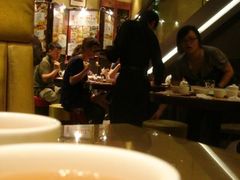 糖朝-错愕的眼神-糖朝(尖沙咀店)