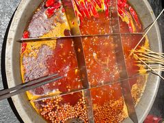 -两三事小郡肝串串香火锅(桂庙店)