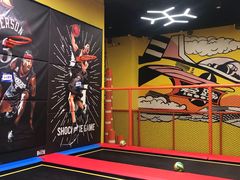 -爱蹦iBOON蹦床运动馆(江汉店)