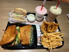 -The Habit Burger Grill 哈比特汉堡(复兴soho店)