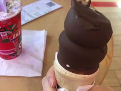 巧克力双球脆皮甜筒-DQ·蛋糕·冰淇淋(五角场万达店)