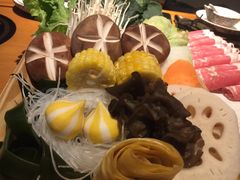 -呷哺呷哺(融创茂店)