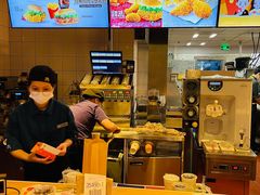 -麦当劳(龙洞店)