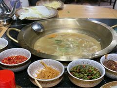 -顶顶汤火牛排火锅·经典铜锅涮肉