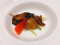 鲍片牛肝菌-萬國春·中菜馆(颐和公馆店)
