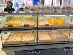 面包甜点陈列柜-幸福鸟生日蛋糕(临西店)