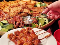 -广州万富希尔顿酒店·感趣自助餐厅·金秋蟹宴生蚝海鲜刺身