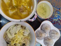 -笑来喜馄饨小笼工坊(通扬路店)