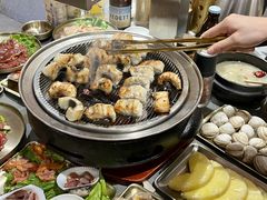 -围炉肉舍•炭烤活鳗•丹东海鲜烤肉(步行街店)