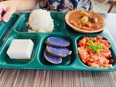 -Highway Inn Kaka'ako