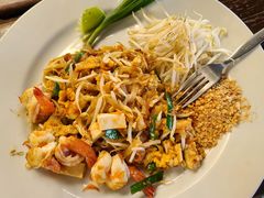 -Green Tree Rest. & Pub