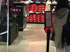 -PUMA品牌自营折扣店(武汉永旺梦乐城店)