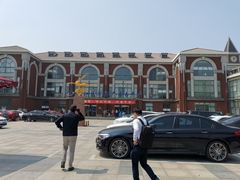 -房地产交易中心-停车场