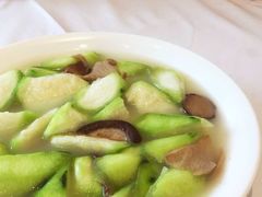 浓汤什菌泡胜瓜-稻香酒家·33年老字号·港式粤菜(富邦中心店)