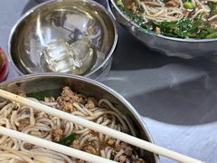 -正宗杨记普洱酸醋米线(总店)