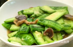Goose Intestine and Goose Kidney Stir-fried with Snake Gourd