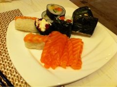 非常新鲜的三文鱼和美味的寿司-翰尔酒店(苏州金鸡湖国际博览中心店)