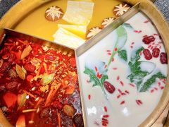 -湊湊火锅·茶憩(郑州绿地新都会店)