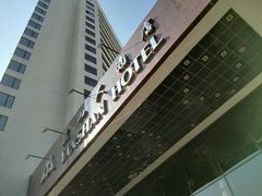-燕山大酒店