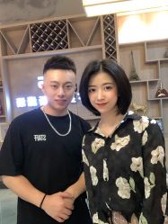 -天下皇剪新潇洒美容美发