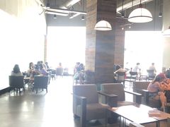 大堂-星巴克臻选(湛江鼎盛广场店)