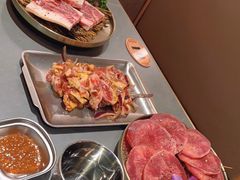 -围炉肉舍丹东海鲜烤肉·烤活鳗(步行街店)