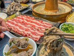 -洞庭洲·防空洞火锅·铜锅涮肉·烧烤(新百广场店)