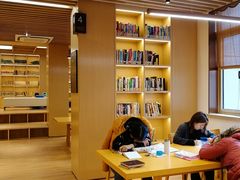 -漕河泾街道图书馆(漕河泾社区文化活动中心店)