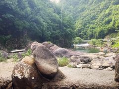 -安吉龙王山峡谷漂流