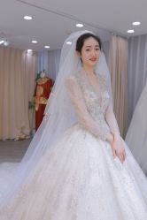 -台湾蔡美月婚纱租赁
