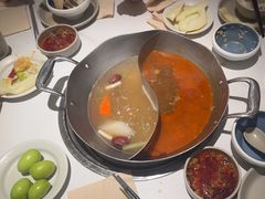 -左庭右院鲜牛肉火锅(金山万达店)