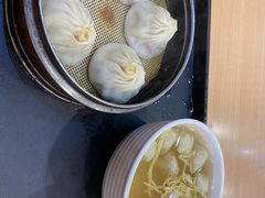 鲜肉小笼-绿杨馄饨临顿路店