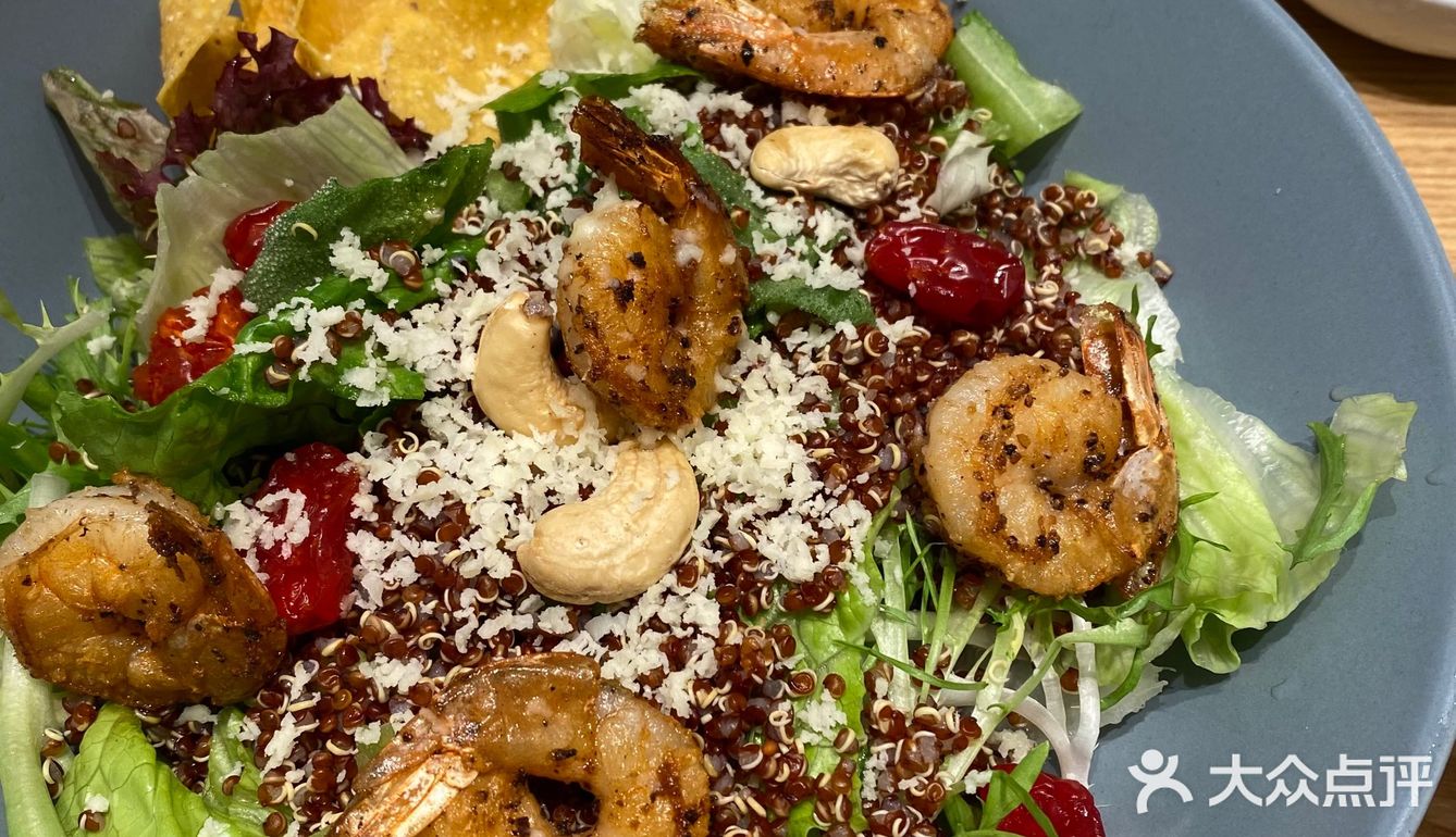 平价减脂大虾沙拉！！！蔬菜蛋白质碳水！