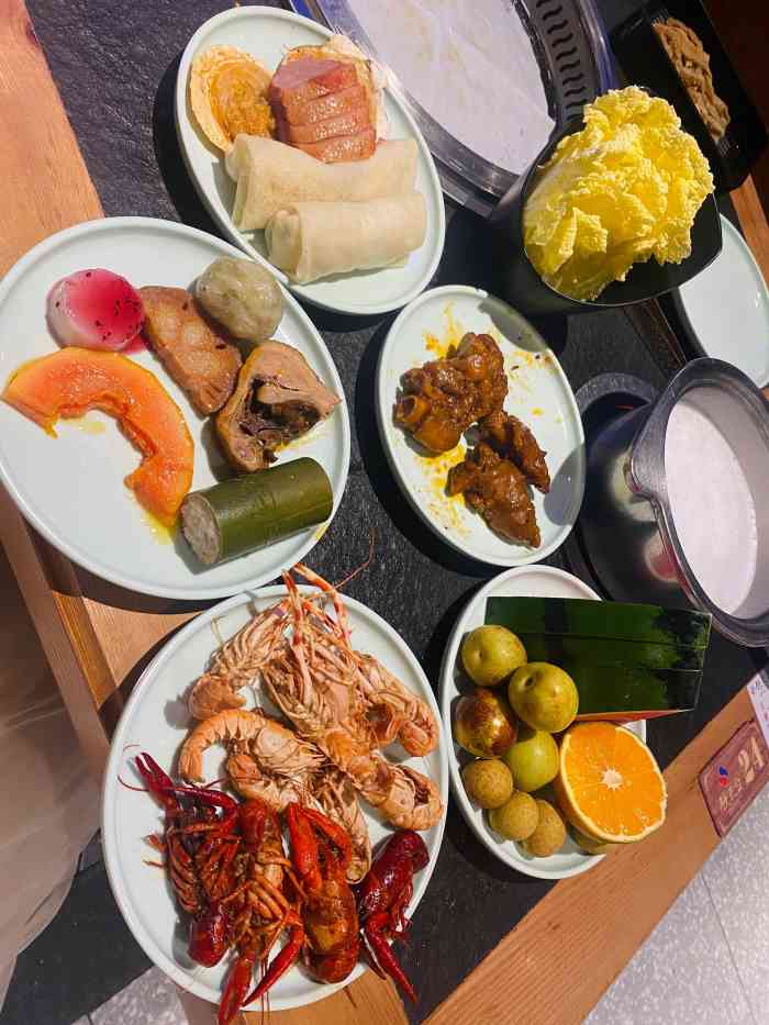 钦瓦台时尚自助餐厅(八佰伴店)-"从新世界搬到了八佰伴,价格涨了一大