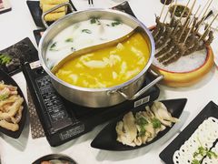 -鲜入围煮花胶鸡海鲜火锅