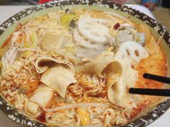 -吕阿婆骨汤麻辣烫(云岗店)