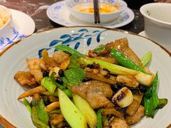 辣椒炒土猪肉-陆小凤四川料理(北京路店)