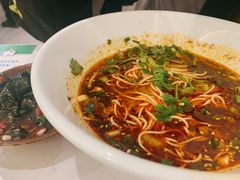 -李与白包子铺(桐梓林店)