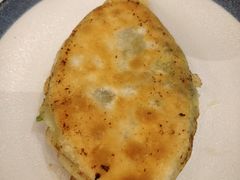 韭菜盒子-东方饺子王(新奥购物中心店)