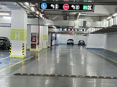 -新世界新丸中心-地下停车场