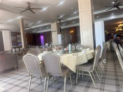 -鹏城人家海鲜酒家·23年老字号(较场尾店)