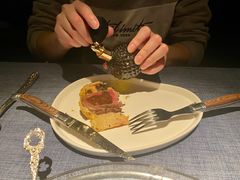 惠灵顿牛排-弦月窗LUNETTE BY AMANDA(复兴路店)