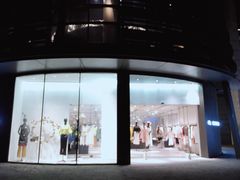 -URBAN REVIVO(欢乐海岸购物中心店)